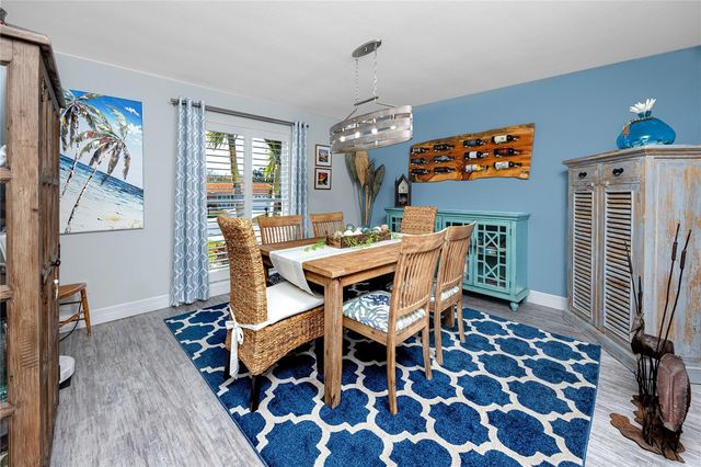 6911 121ST STREET, Seminole, FL 33772