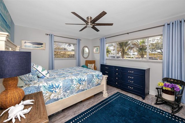 6911 121ST STREET, Seminole, FL 33772