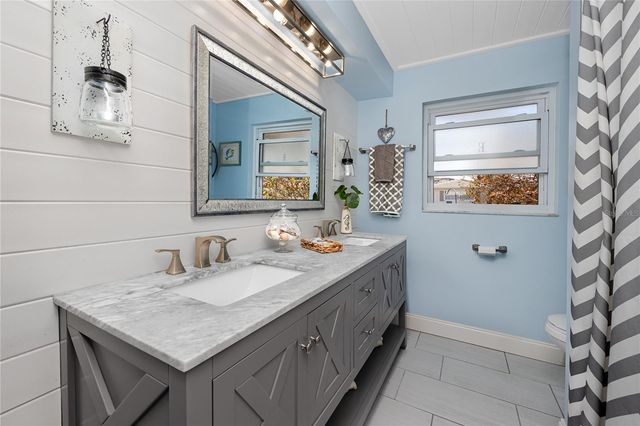 6911 121ST STREET, Seminole, FL 33772