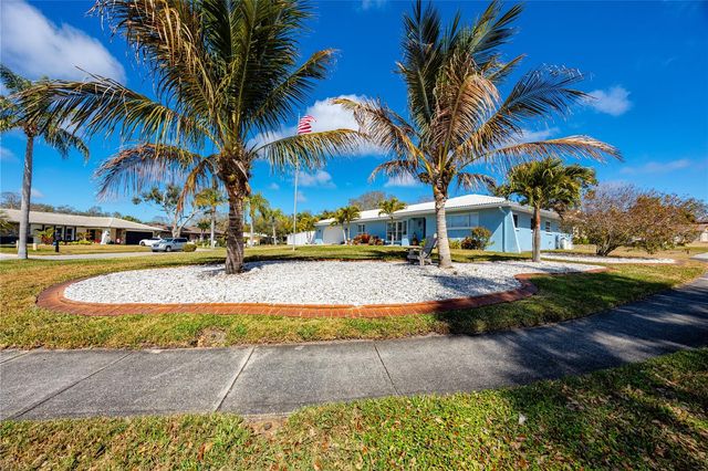 6911 121ST STREET, Seminole, FL 33772