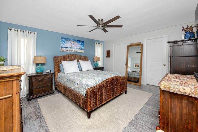 6911 121ST STREET, Seminole, FL 33772