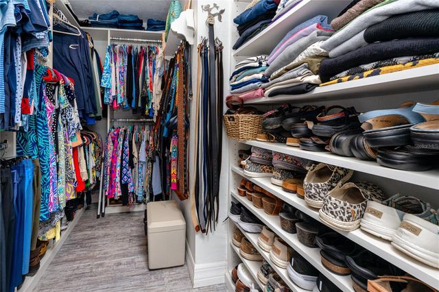 6911 121ST STREET, Seminole, FL 33772