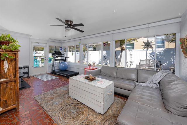 6911 121ST STREET, Seminole, FL 33772