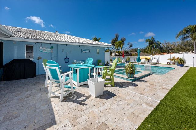 6911 121ST STREET, Seminole, FL 33772