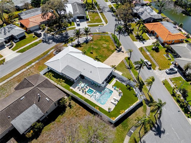 6911 121ST STREET, Seminole, FL 33772