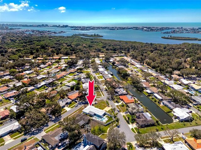 6911 121ST STREET, Seminole, FL 33772