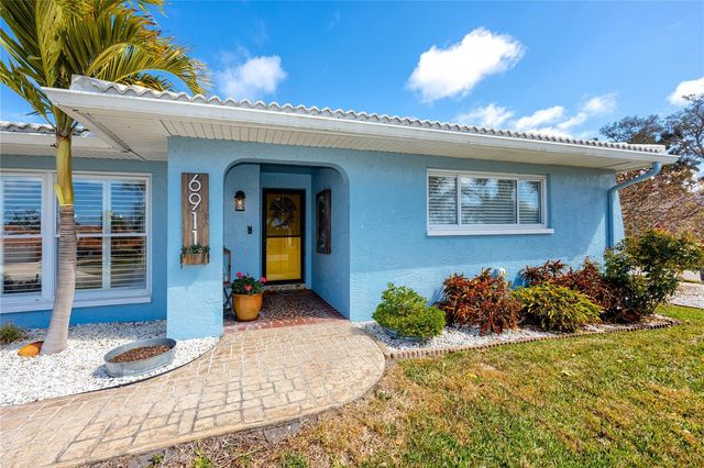 6911 121ST STREET, Seminole, FL 33772