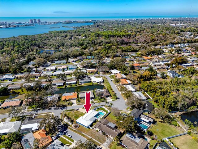 6911 121ST STREET, Seminole, FL 33772