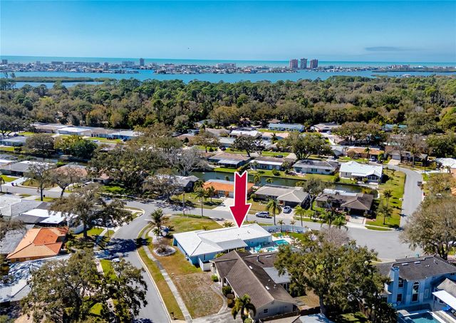 6911 121ST STREET, Seminole, FL 33772