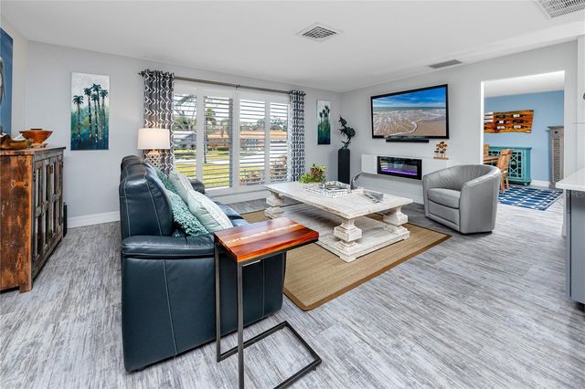 6911 121ST STREET, Seminole, FL 33772