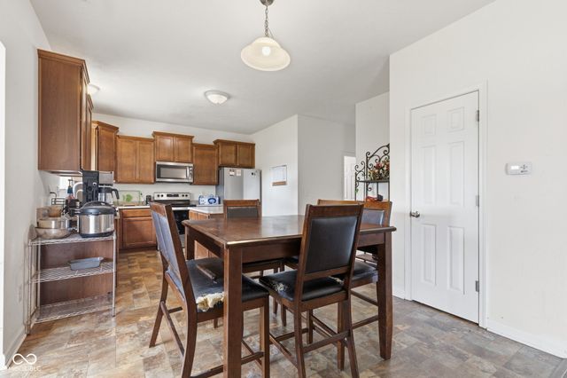 18153 Knobstone Way, Westfield, IN 46074