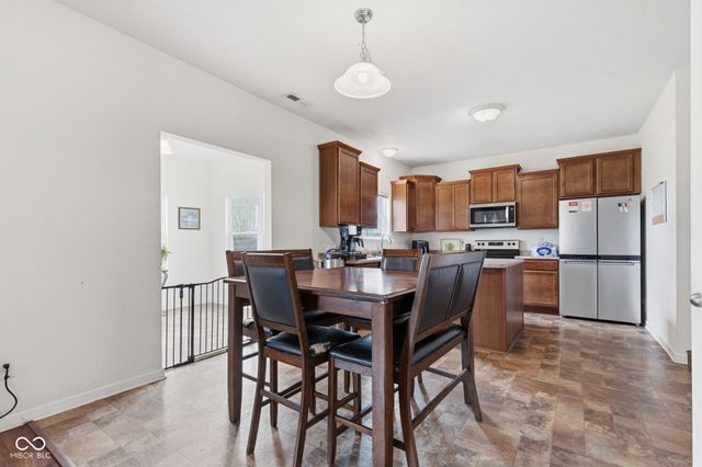 18153 Knobstone Way, Westfield, IN 46074