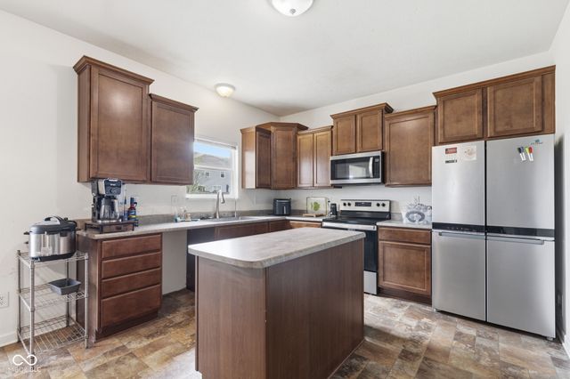 18153 Knobstone Way, Westfield, IN 46074