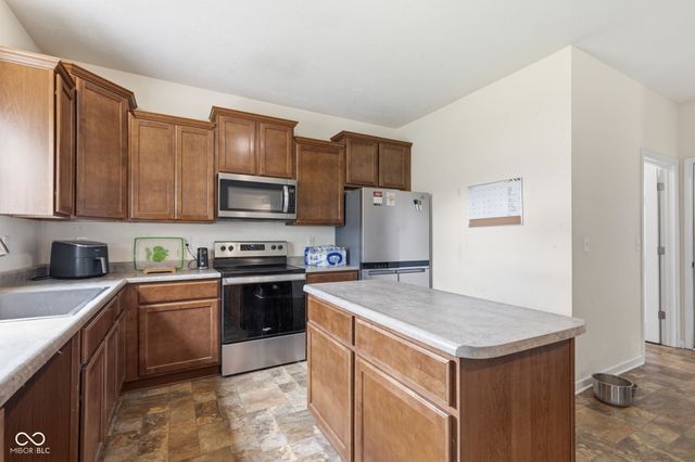 18153 Knobstone Way, Westfield, IN 46074