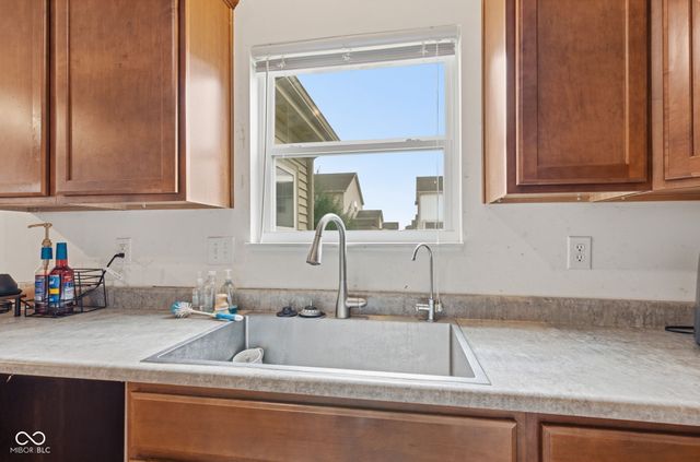 18153 Knobstone Way, Westfield, IN 46074