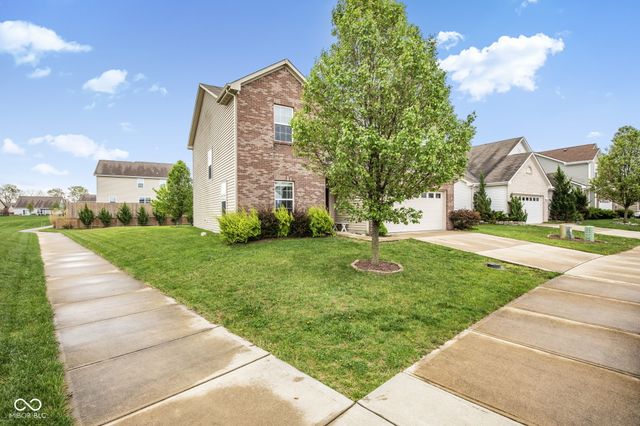 18153 Knobstone Way, Westfield, IN 46074