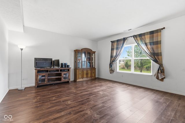 18153 Knobstone Way, Westfield, IN 46074