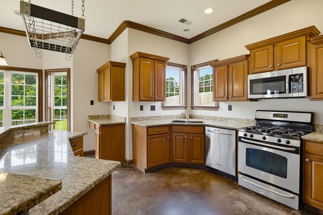95 MEADOW RIDGE DR, Arlington, TN 38002