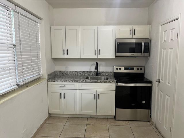 733 NW 4th Ave, Miami, FL 33136