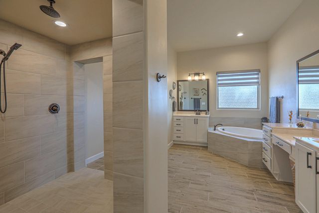 5825 RIDGELINE Place NE, Rio Rancho, NM 87144