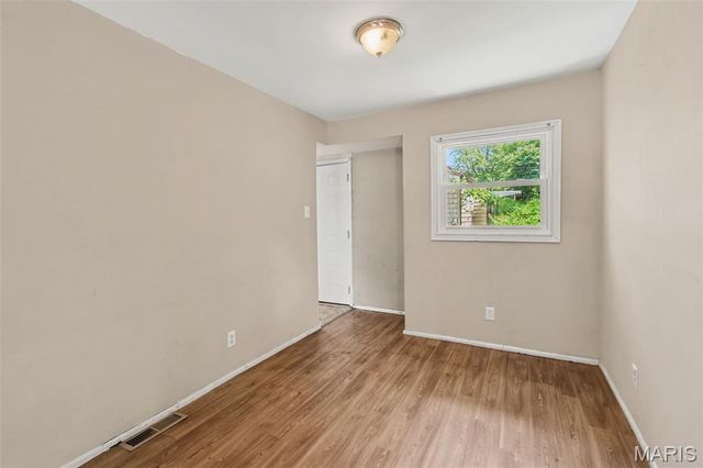 10350 Ross Circle, St Louis, MO 63137