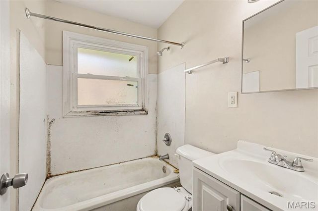 10350 Ross Circle, St Louis, MO 63137