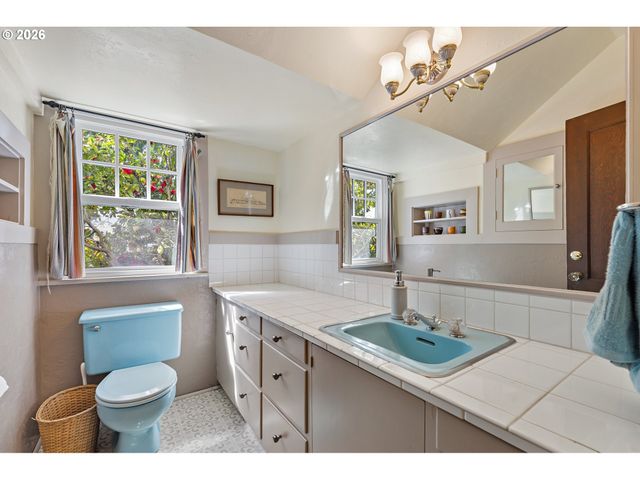 2620 Ne 65TH Ave, Portland, OR 97213