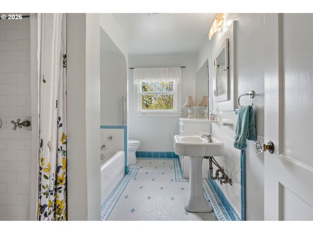 2620 Ne 65TH Ave, Portland, OR 97213