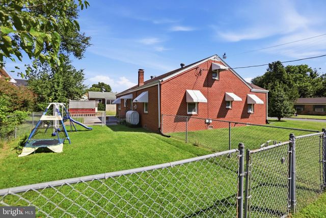 230 RANDOLPH AVE, Front Royal, VA 22630