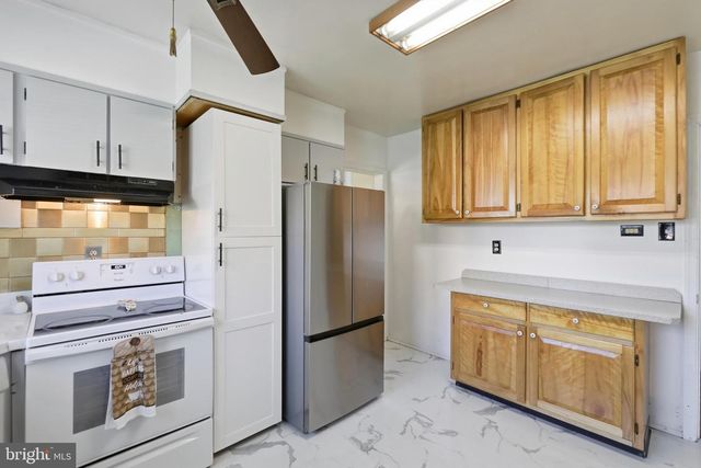 230 RANDOLPH AVE, Front Royal, VA 22630