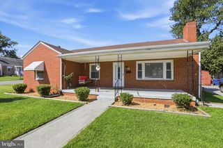 230 RANDOLPH AVE, Front Royal, VA 22630