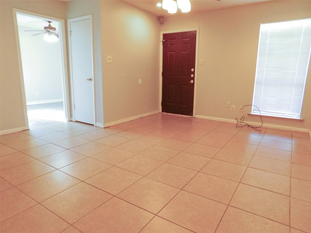 3510 Sagebrush Drive, Denton, TX 76209