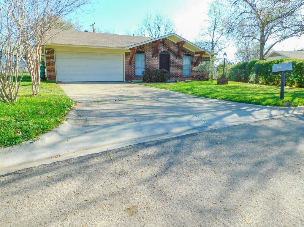 3510 Sagebrush Drive, Denton, TX 76209