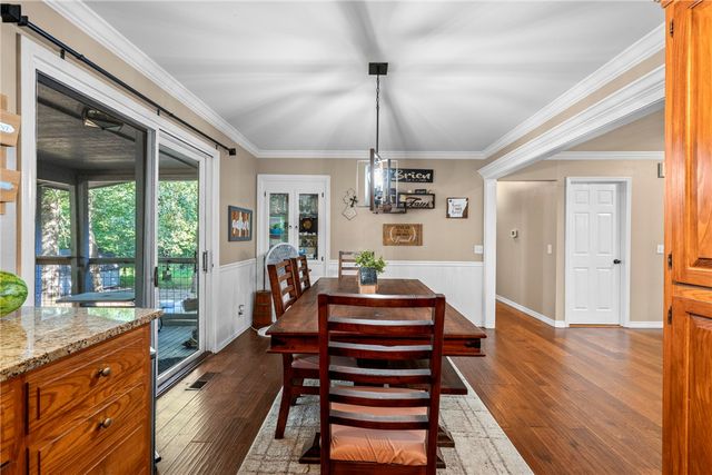 10899 Hummingbird Road, Gravette, AR 72736