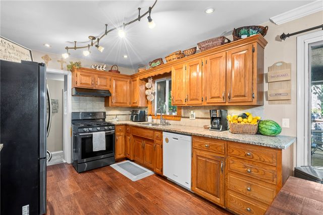 10899 Hummingbird Road, Gravette, AR 72736