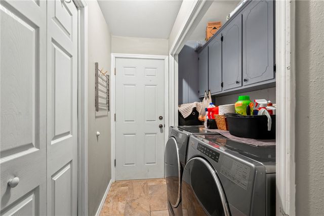 10899 Hummingbird Road, Gravette, AR 72736