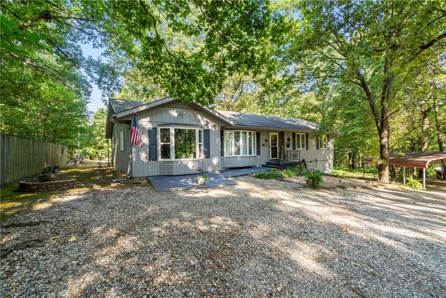10899 Hummingbird Road, Gravette, AR 72736