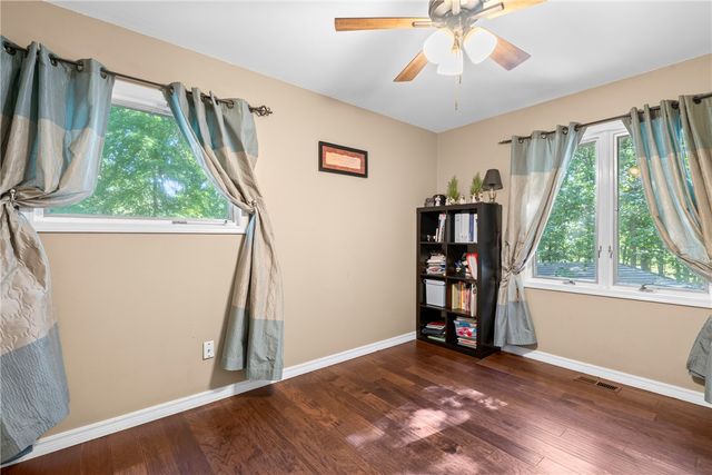 10899 Hummingbird Road, Gravette, AR 72736
