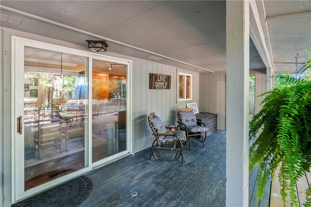 10899 Hummingbird Road, Gravette, AR 72736
