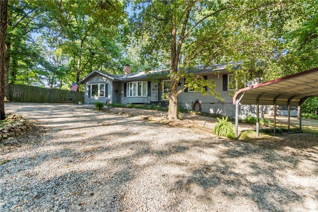 10899 Hummingbird Road, Gravette, AR 72736