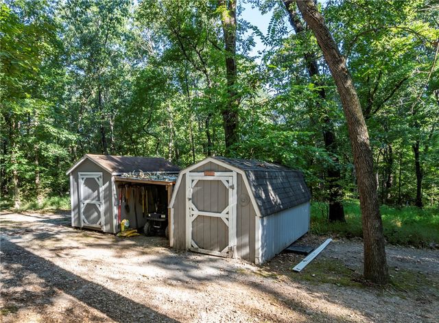 10899 Hummingbird Road, Gravette, AR 72736
