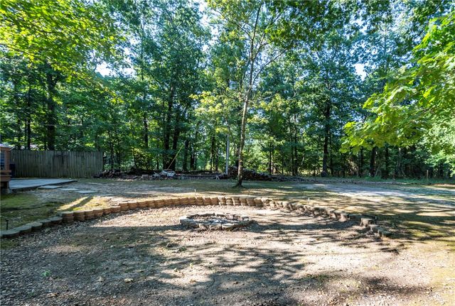 10899 Hummingbird Road, Gravette, AR 72736
