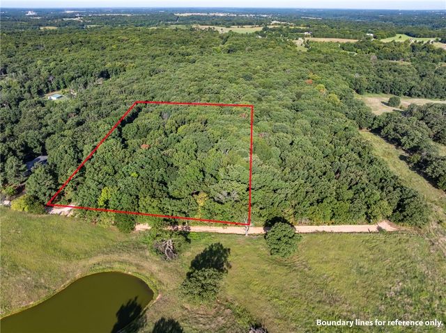 10899 Hummingbird Road, Gravette, AR 72736