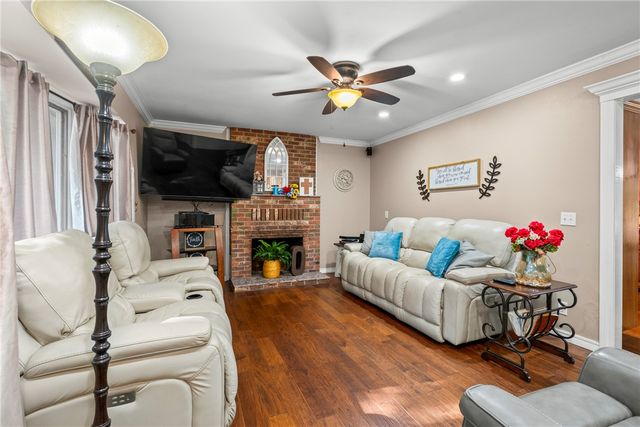 10899 Hummingbird Road, Gravette, AR 72736