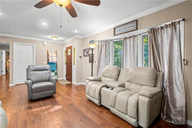 10899 Hummingbird Road, Gravette, AR 72736