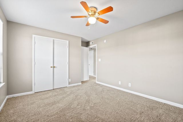 201 Cranklen Cir Apt F, Clarksville, TN 37042