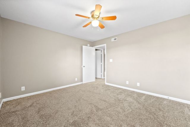 201 Cranklen Cir Apt F, Clarksville, TN 37042