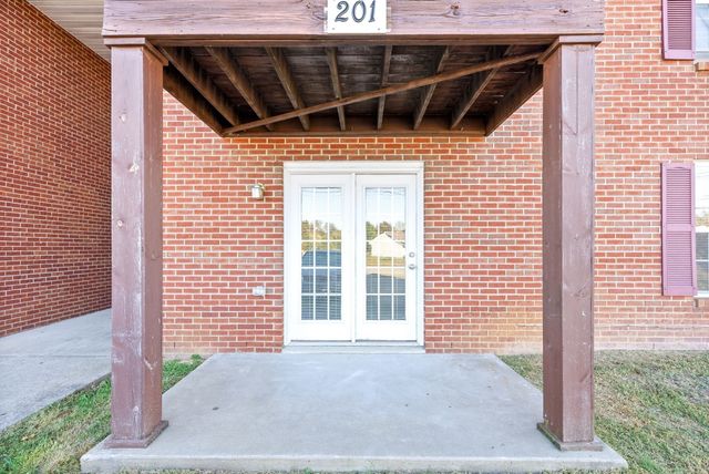201 Cranklen Cir Apt F, Clarksville, TN 37042