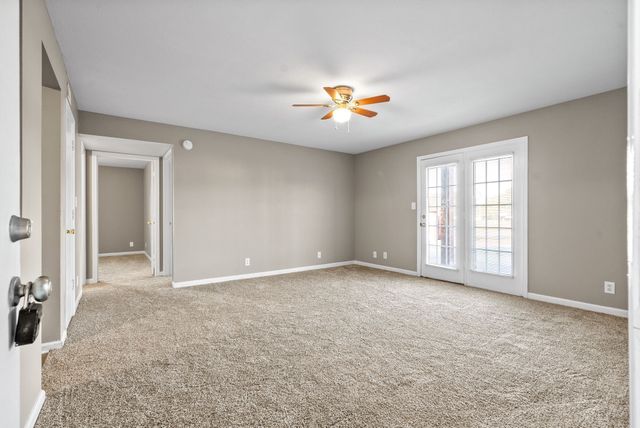 201 Cranklen Cir Apt F, Clarksville, TN 37042