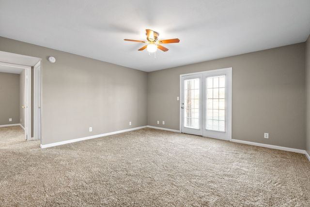 201 Cranklen Cir Apt F, Clarksville, TN 37042